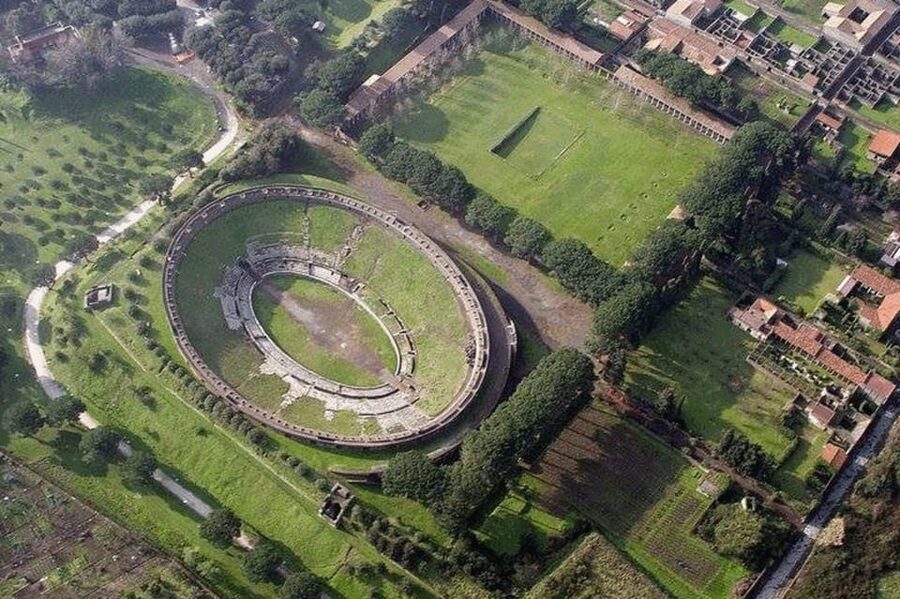 Amalfi Coast: Pompeii Guided Tour with Skip-the-Line Entry - Getting from the Amalfi Coast to Pompeii without losing the day