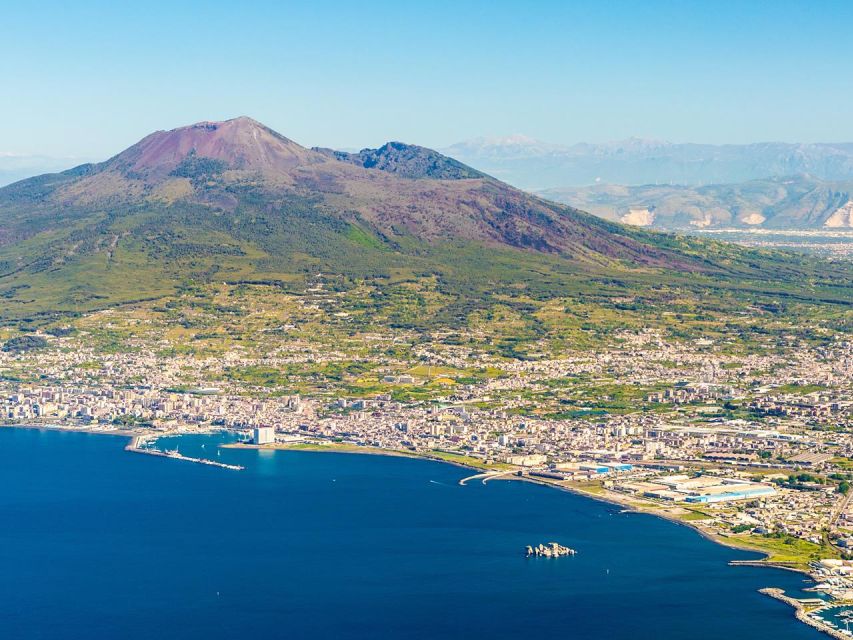 Combo Tour_Pompeii & Vesuvius - The coach ride to Vesuvius and the 1000 m stop