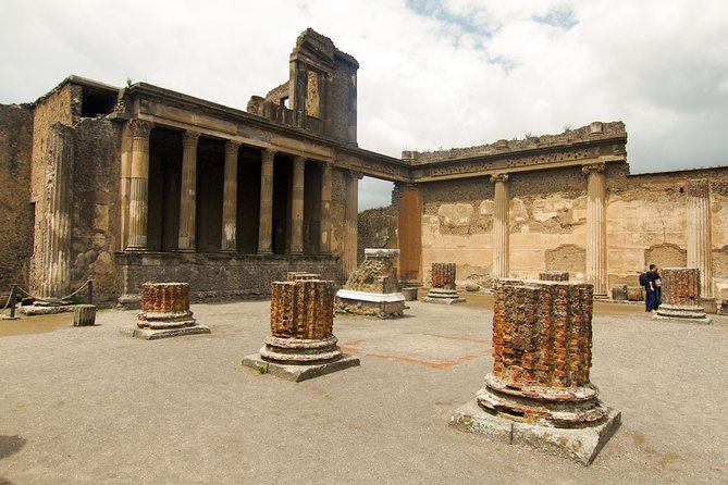 Complete Pompeii Skip the Line Tour with Archaeologist Guide - What to Bring: Heat, Shoes, Water, and Bathroom Timing