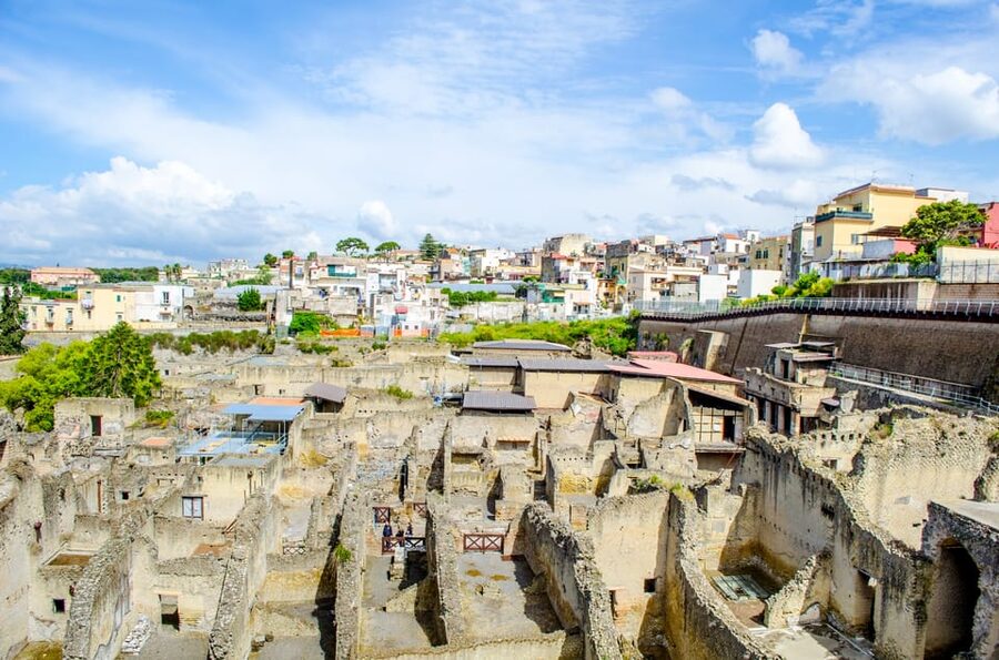 Ercolano: Herculaneum Entry Ticket with Optional Audio Guide - Audio Guide Options: Phone App vs Physical Device