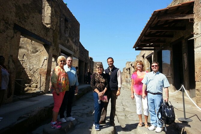 Exclusive Pompeii with Wine and Lunch on Vesuvius-Skip-the-line - Skip-the-line entry: where you actually gain time