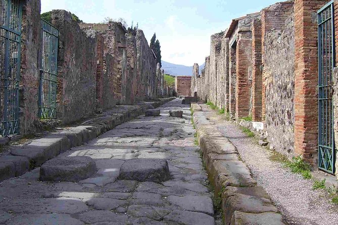 Explore Pompeii: 2-Hour Guided Walking Tour with Included Ticket - Headsets and English Audio: Hearing the Story in Crowds