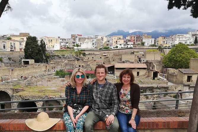 Fast Access Exclusive Private Ancient Pompeii Herculaneum & Oplontis Guided Tour - Morning start at Piazza Esedra: setting up a smoother day