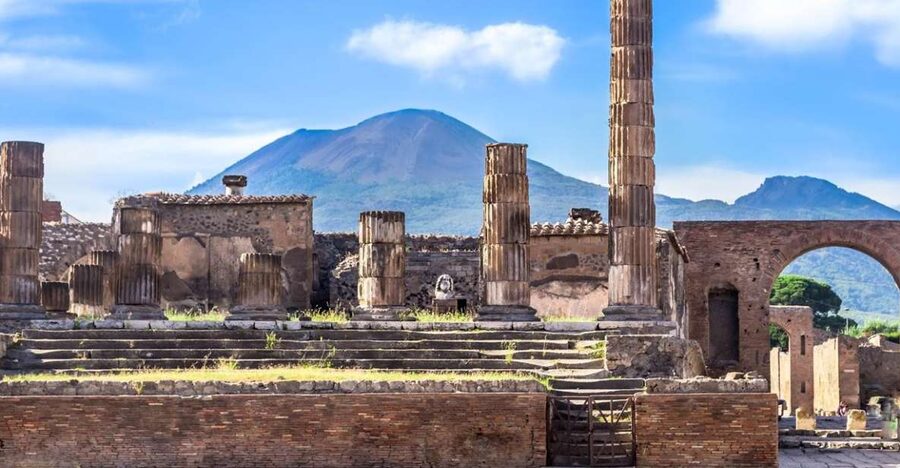 From Castellammare di Stabia Combo Tour_Pompeii & Vesuvius - Vesuvius Visit: 1000 Meters Up and Then the Crater Walk