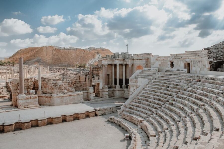 From Naples: Pompeii Ruins VIP Guided Tour - Inside Pompeii: what the guided walk focuses on