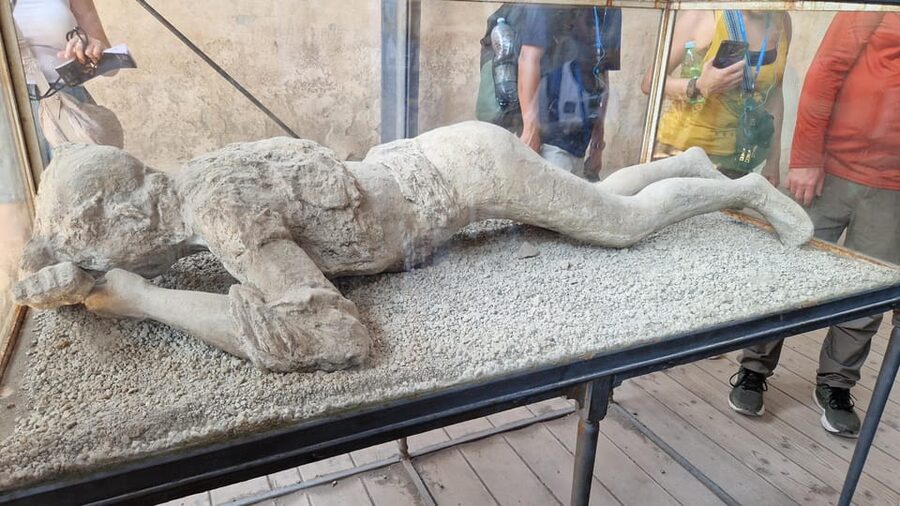 From Naples: Pompeii & Sorrento Shore Excursion with Lunch - What to Bring (So You Don’t Spend the Day Miserable)