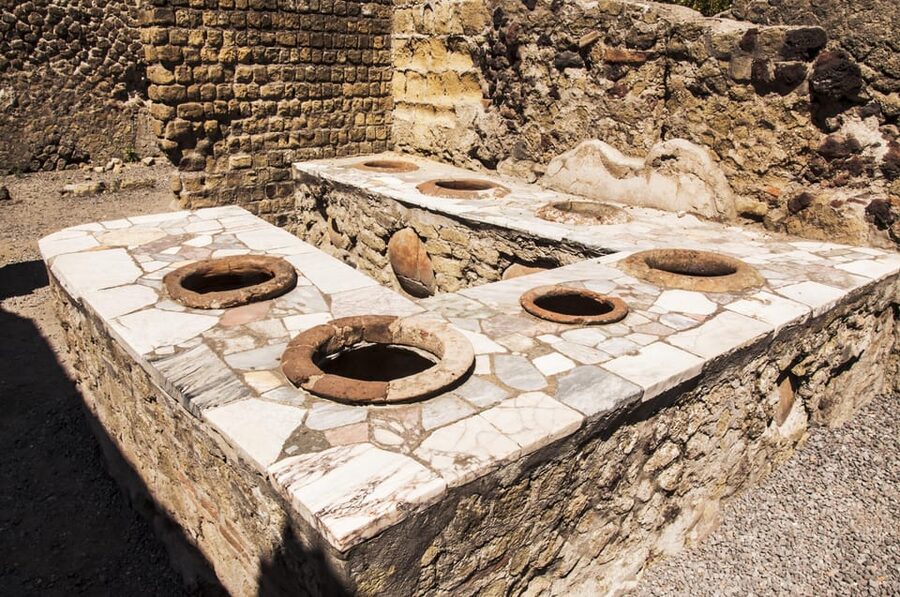 From Naples Port:Pompeii+Vesuvius tour - The road up to Vesuvius: expect one planned rhythm