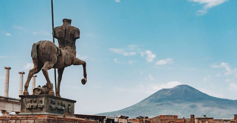 From Naples: Vesuvius & Pompeii with Transfer & Audio Guide - Who this tour fits best