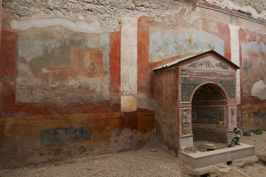 From Sorrento: Herculaneum & Pompeii Day Trip with Lunch - Pompeii highlights with a guide: Forum, Amphitheatre, temples, villas, shops