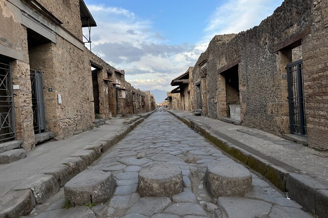 Full Day Private Tour of Pompeii and the Amalfi Coast - Lunch and Wine Tasting Near Pompeii: How to Budget Your Day