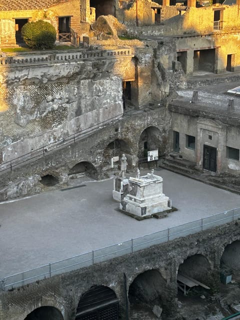 Herculaneum - Small Group Tour (admission included) - The Vesuvius 79 A.D. Story, Explained as City-Level Disaster