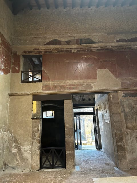 Herculaneum - Small Group Tour (admission included) - Guides, Languages, and Why Small Groups Matter