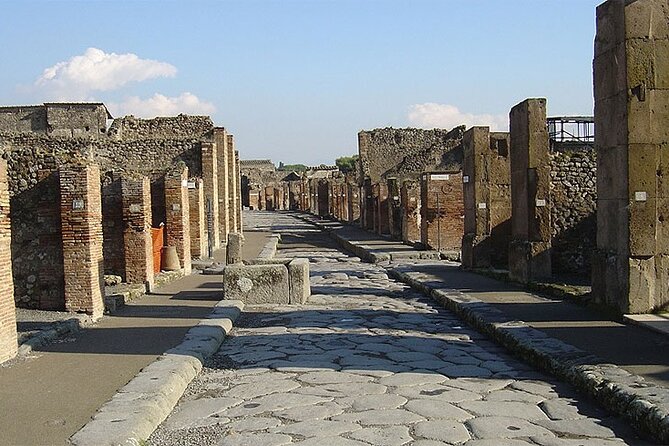 Pompei Archaeological Park Skip The Line ticket With audio Guide - Your Pompeii walk: UNESCO context and what to focus on