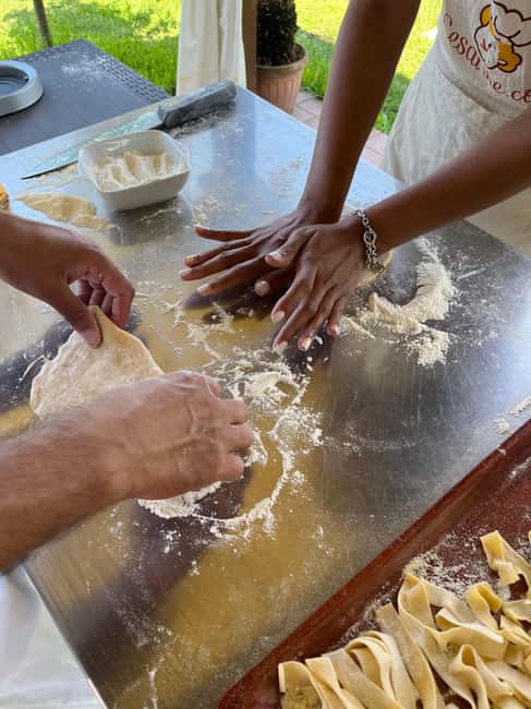 Pompei: Cooking class fresh pasta - What you’ll cook: bruschetta, fresh pasta, and a homemade dessert