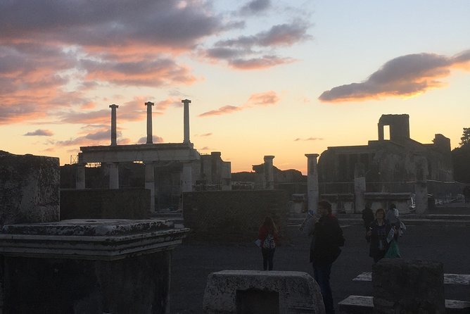 Pompei Guided Tour at Sunset - Price and value: what you’re paying for (and what you still must add)