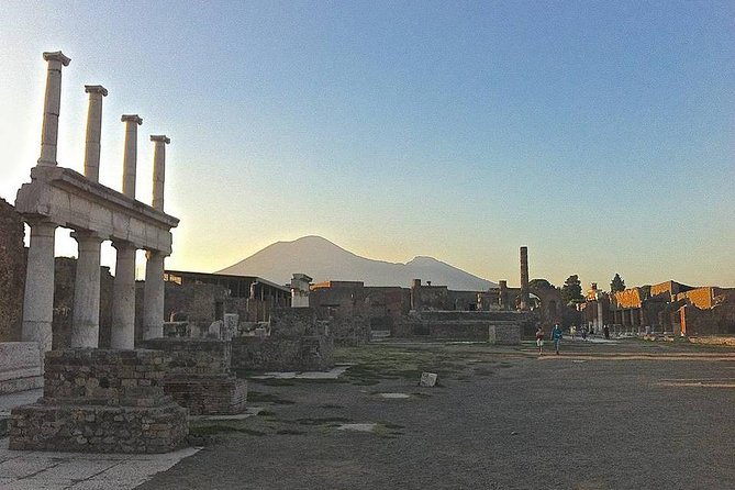 Pompei Guided Tour at Sunset - Meeting at Hotel Vittoria and getting into the park efficiently