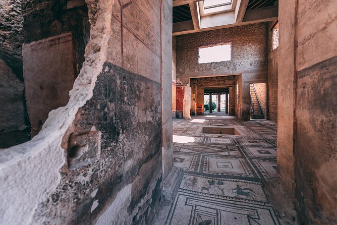 Pompeii 2-hour Private Tour with an Archaeologist-Ticket included - How the tour keeps your day from getting messy
