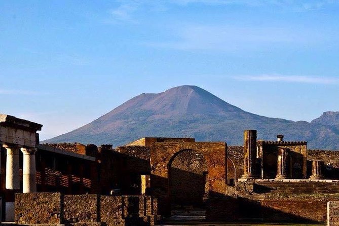 Pompeii: 2 Hour Private Tour with an Archeologist Guide - Meeting at Via Villa dei Misteri: Start Where It Counts