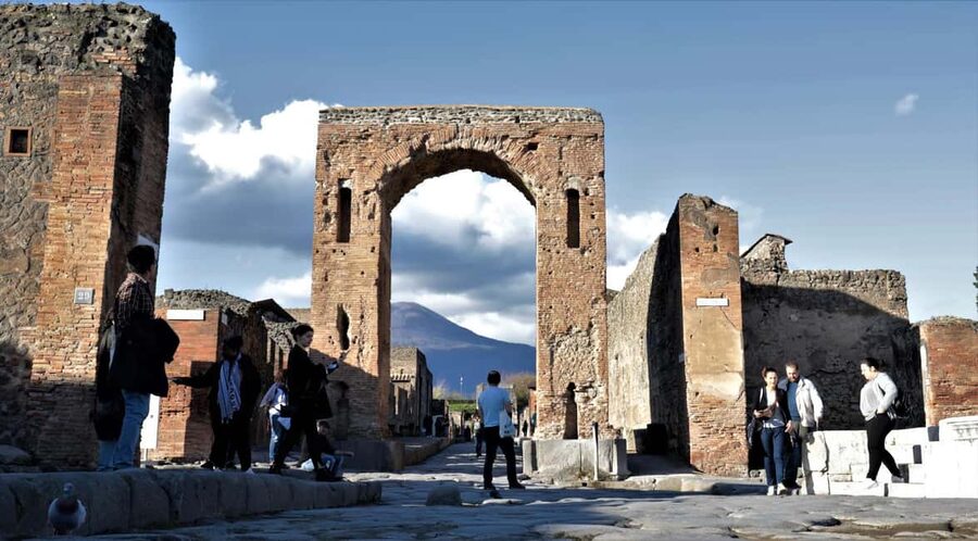 Pompeii : 2h small group tour with an archeologist - Pompeii in 2 hours: how the pace feels