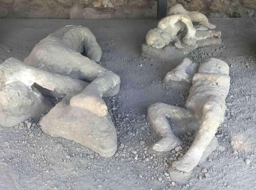 Pompeii : 2h small group tour with an archeologist - Express entry at Pompei Scavi: saving time where it counts
