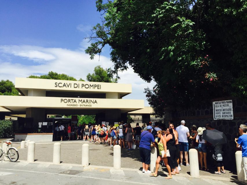 Pompeii 3-Hour Walking Tour - Theatres to Amphitheater: Finishing With Entertainment and Crowd Energy