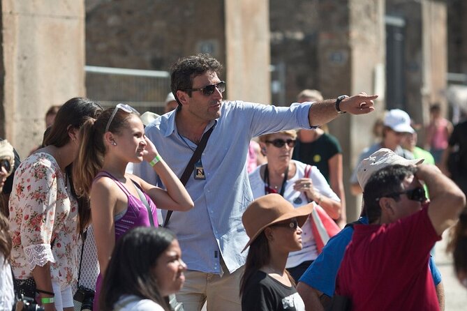 Pompeii 3 Hours Walking Tour Led by an Archaeologist - Rich houses and painted neighborhoods: Menander, Faun, and the street between