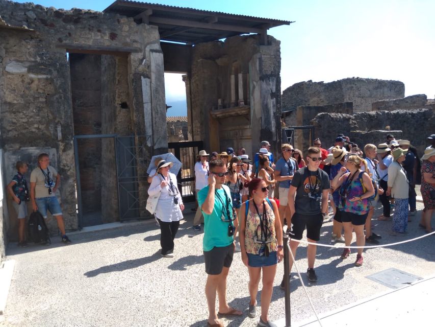 Pompeii: 3D Walking Tour with Entry Ticket - What to bring (and what will slow you down)