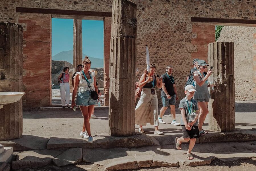 Pompeii 3hours Villa of Mysteries tour with an Archaeologist - Temple of Apollo and the route toward the Villa