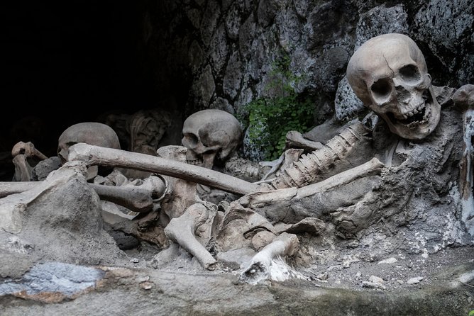 Pompeii and Herculaneum small group tour - skip the line - The train transfer to Herculaneum: quick, simple, and part of the rhythm