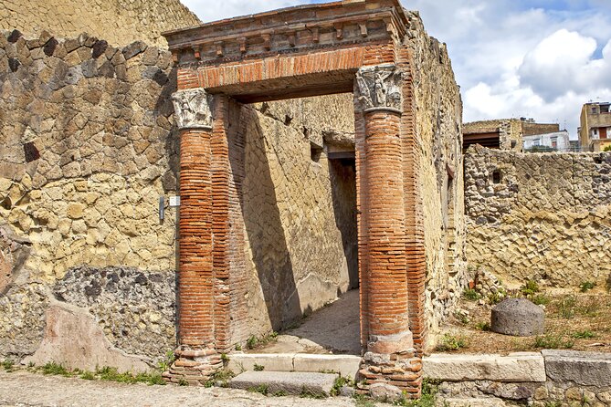 Pompeii and Herculaneum Small Group Tour with an Archaeologist - Pace, crowds, and comfort: when the day feels rushed