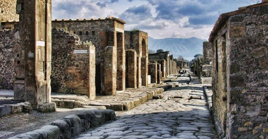 Pompeii: Day Tour of Pompeii and Vesuvius with Bus Transfer - Key things I’d circle before you go