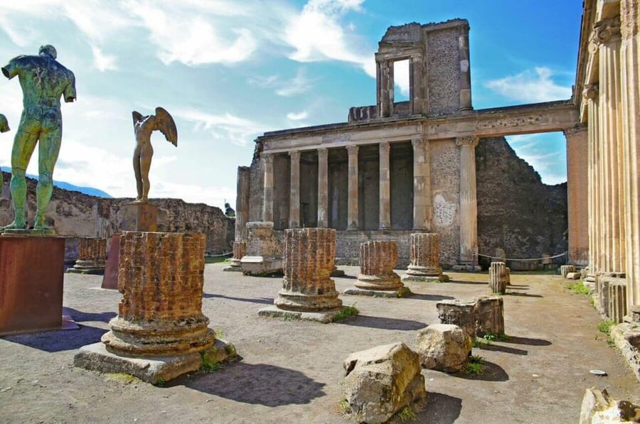 Pompeii: Entry Ticket & Guided Tour with an Expert Historian - After the tour: using the 130+ in-app audio guide well