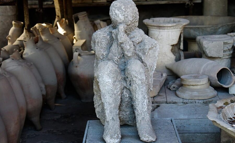 Pompeii: Entry Ticket & Guided Tour with an Expert Historian - Should you book this Pompeii entry ticket and historian tour?