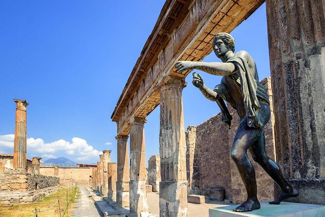 Pompeii Exclusive 2h Private Tour with your Archaeologist - Houses, everyday items, the main square, and the Roman spa