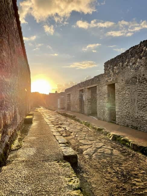 Pompeii: Exclusive Tour with Archaeologist and Entry Tickets - Lupanare and the Theatre District: entertainment and human contradictions
