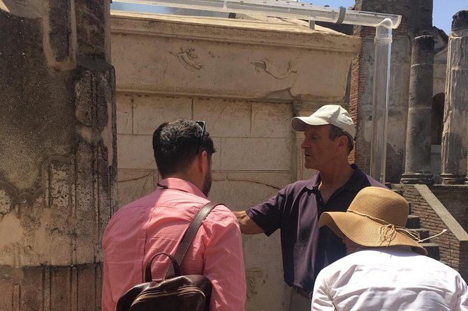 PompeiI Exclusive Tour with your Archaeologist in a Small Group - Thermopolium and two major houses: daily refreshment and elite life