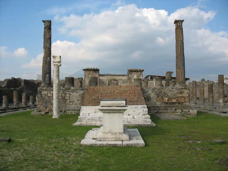 Pompeii: Group Tour with an Archeologist Guide - Skip-the-line: what it changes once you’re standing at the gates
