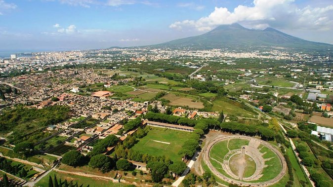 Pompeii Guided Group Tour with Entry Ticket and Archaeologist - Meeting at the Circumvesuviana station: get this right