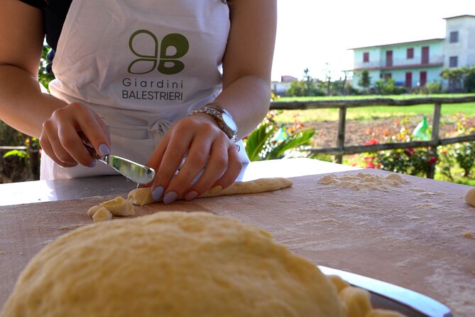 Pompeii: guided tour of the ruins and cooking class fresh pasta - Entering Pompeii with a guided route that actually connects the dots