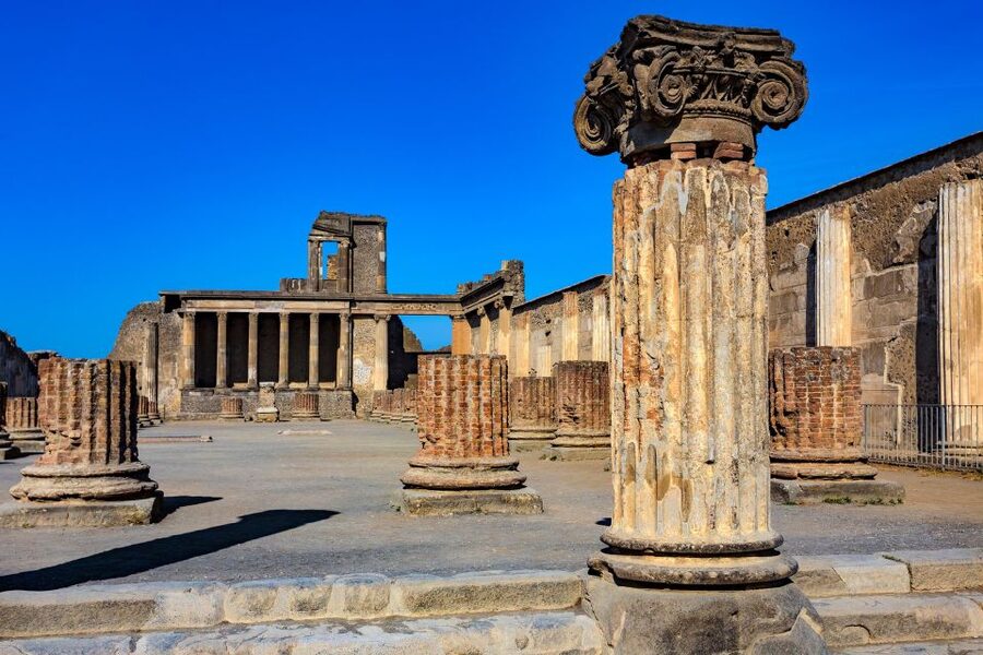 Pompeii Guided Tour with Archaeologist - Plaster casts and the 79 AD story you can feel