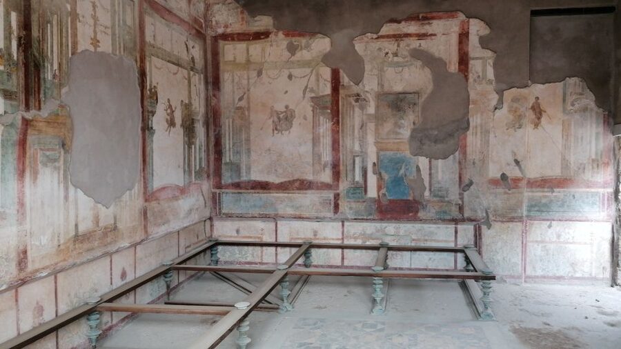 Pompeii: Guided Tour with Archaeologist with max. 12 People - Macellum and Basilica: market life and civic order