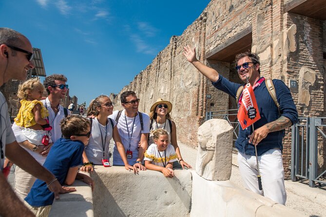 Pompeii: Guided Tour with Priority Entrance - Markets and main streets: Macellum and Via dell’Abbondanza