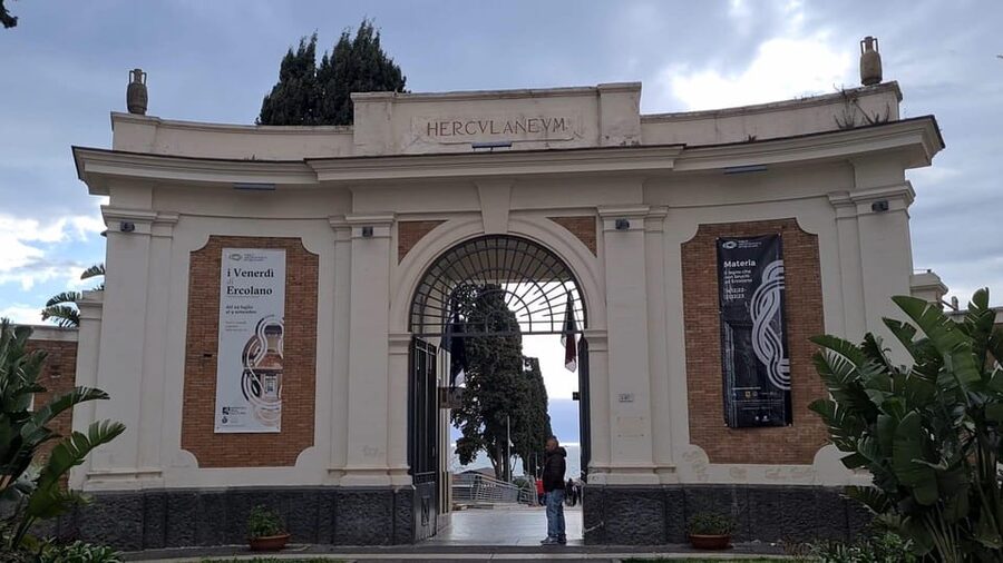 Pompeii & Herculaneum: Skip-the-line & Digital Guide App - Smart Scheduling: How to Make Two Ruins Fit Without Burning Out