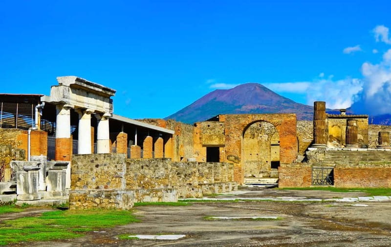 Pompeii & Herculaneum Tour with an archeologist - Vesuvius in AD 79: why the eruption’s impact wasn’t the same