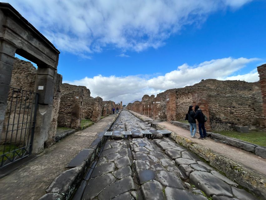 Pompeii in 2h and 30mnt: walk with local guide - What You’ll Do After the Guided Portion