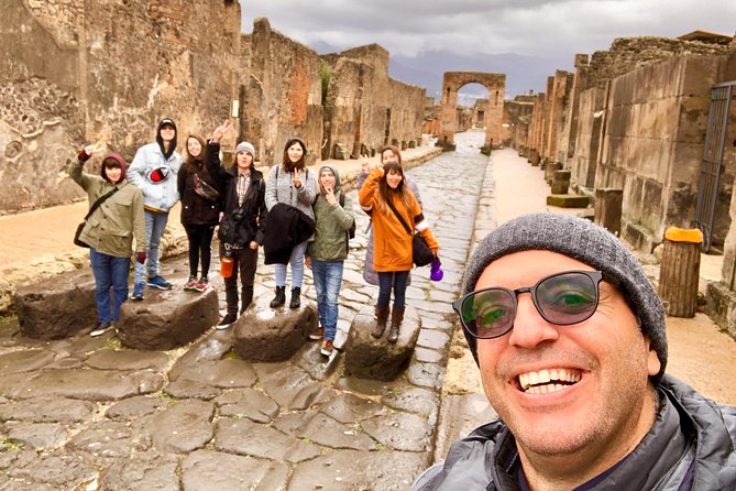 Pompeii New Discoveries Private Guided Tour - Language and Guide Style: English Makes It Easier to Stay Curious