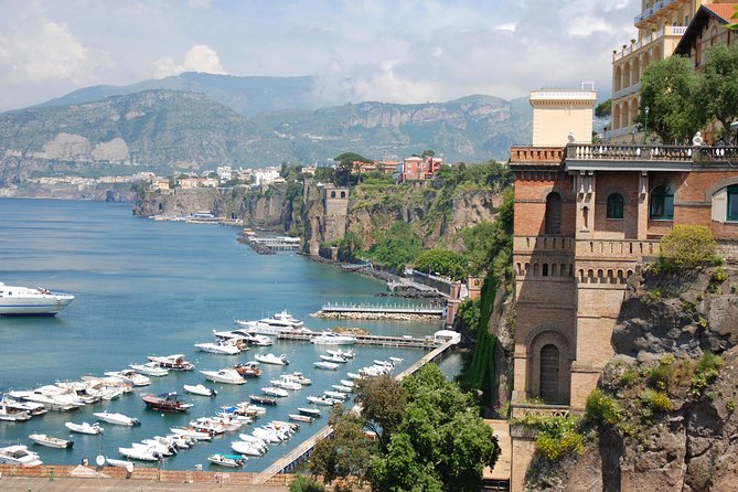 Pompeii, Positano,Sorrento with guide, tickets and lunch all included - Lunch in Positano: 3 Courses, Wine, and Limoncello