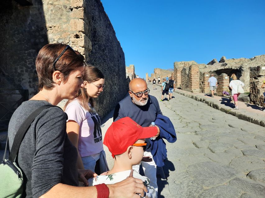 Pompeii Private Tour for Kids and Their Families - Where you meet, how the walking tour flows, and what to expect
