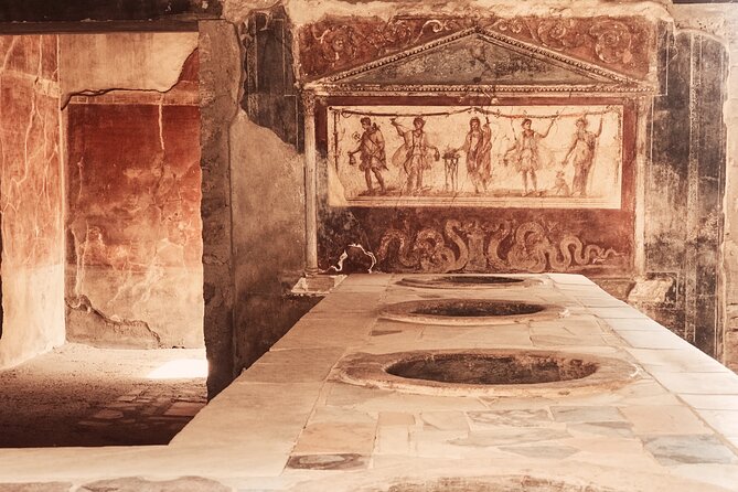 Pompeii Private Tour with an Archaeologist and Skip The Line - 3 hours - Start at Hortus Pompei, Then Walk In