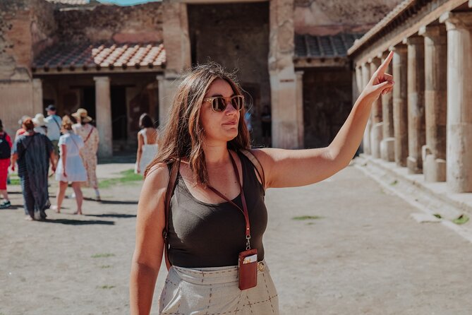 Pompeii Private Tour with an Archaeologist Guide - Why an archaeologist guide changes Pompeii